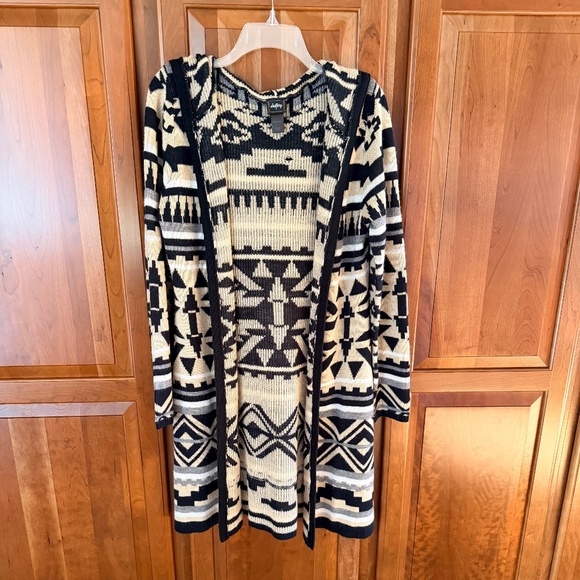 Daytrip Sweaters - Daytrip Southwestern print long cardigan sweater with hood L